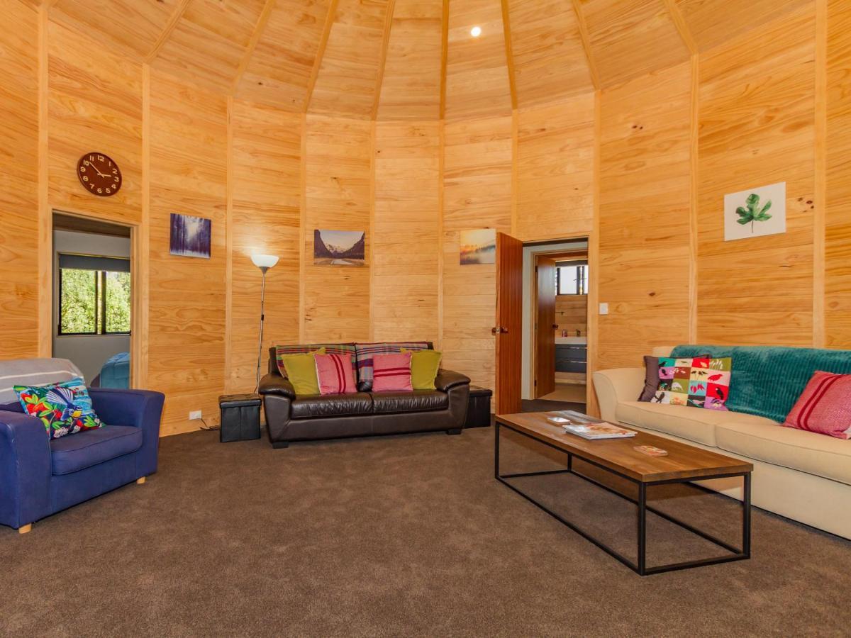 The Snowglobe - Ohakune Modern Yurt Style Chalet Εξωτερικό φωτογραφία