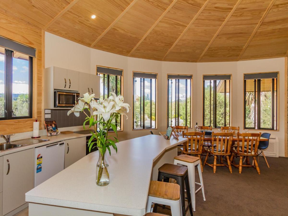 The Snowglobe - Ohakune Modern Yurt Style Chalet Εξωτερικό φωτογραφία