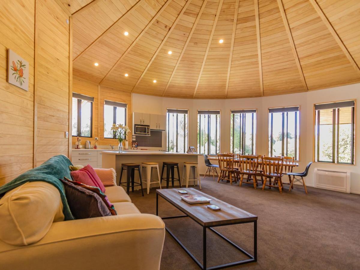 The Snowglobe - Ohakune Modern Yurt Style Chalet Εξωτερικό φωτογραφία