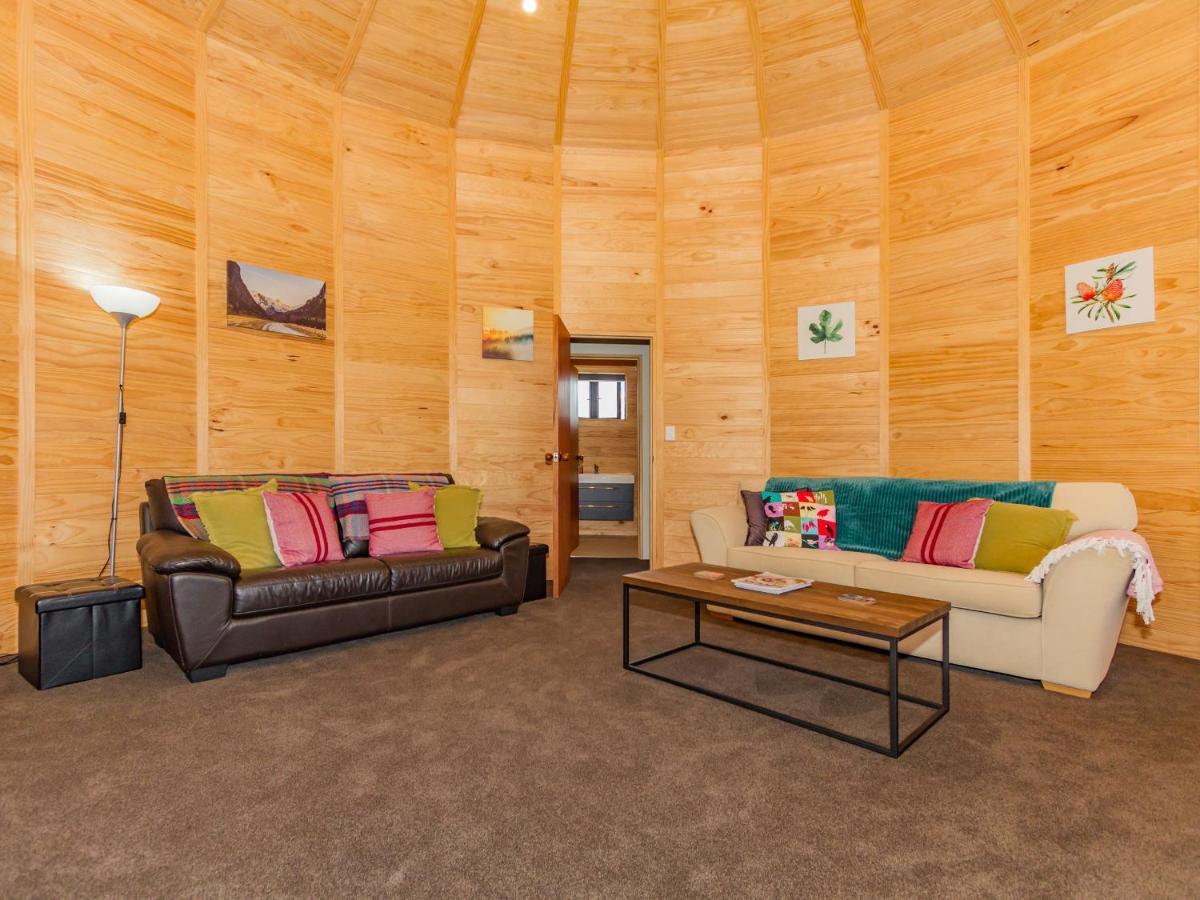 The Snowglobe - Ohakune Modern Yurt Style Chalet Εξωτερικό φωτογραφία